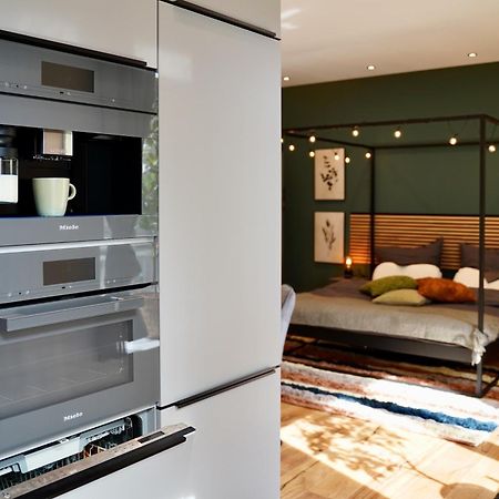 Edler Wohnraum Luxurioeses Studio Im Zentrum Mit Balkon, Kaffeevollautomat, Klima & Parkplatz Zwickau Dış mekan fotoğraf